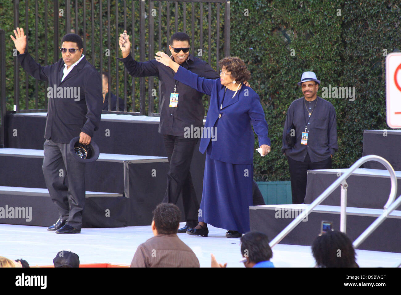 Katherine Jackson, Tito Jackson Michael Jackson's Famille et enfants honorent leur père au Grauman's Chinese Theatre de Los Angeles, Californie - 26.01.12 Banque D'Images