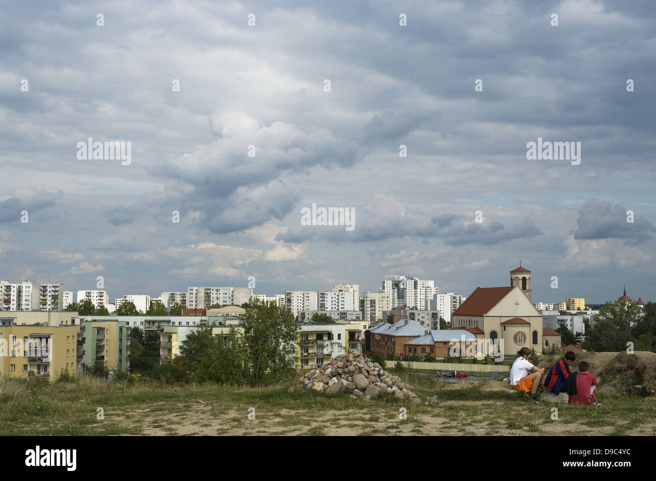 Vue sur le district de Kabaty par temps nuageux, Varsovie, Pologne Banque D'Images