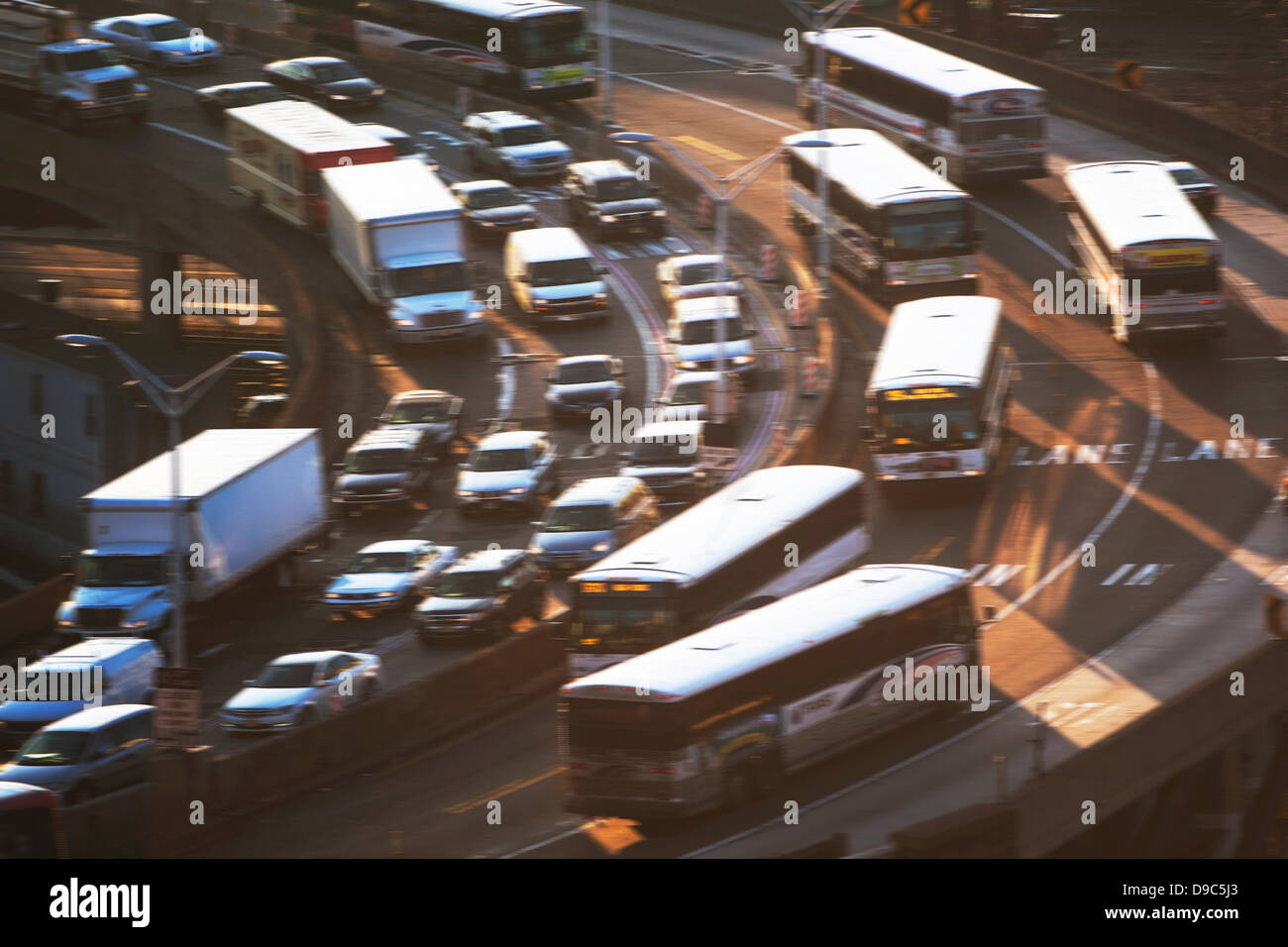 Le trafic important sur flyover Banque D'Images
