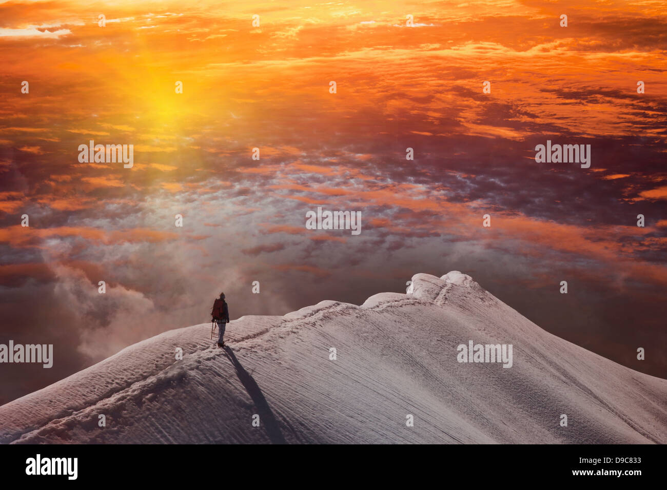 Personne sur la montagne au coucher du soleil, le Piz Palu, St Moritz, Canton des Grisons, Suisse Banque D'Images