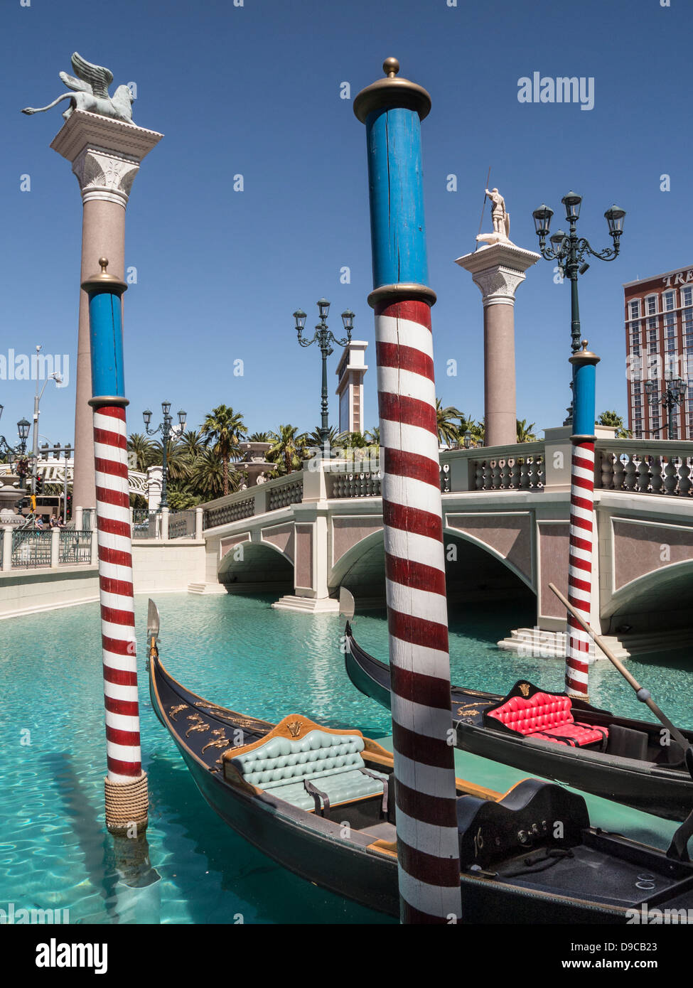 LAS VES, USA - 31 MAI 2013 : gondoles devant l'hôtel Venetian Resort de Las Vegas Banque D'Images