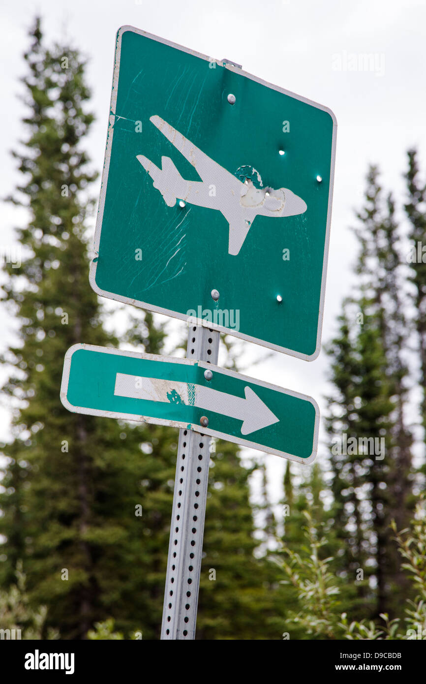 Signe de l'aéroport, chemin McCarthy d'atterrissage près de l'Kuskulana Bridge, Alaska, USA Banque D'Images