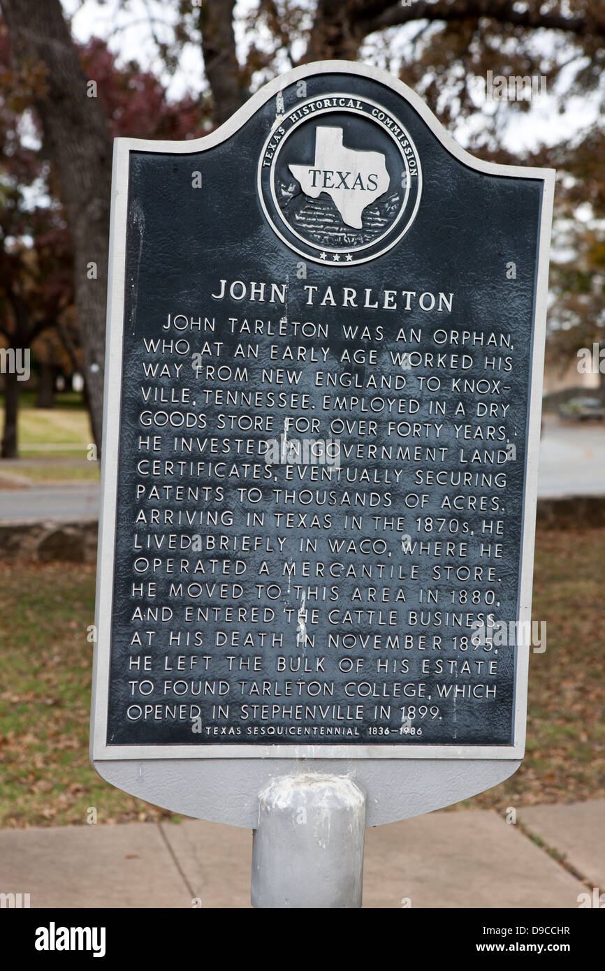 JOHN John TARLETON Tarleton était un orphelin, qui à un âge précoce a travaillé son chemin à partir de la Nouvelle Angleterre à Knoxville, Tennessee. Employés dans une mercerie pour plus de quarante ans, il a investis dans des certificats fonciers, éventuellement obtenir des brevets à des milliers d'hectares. En arrivant au Texas dans les années 1870, il a vécu brièvement à Waco, où il exploite un magasin mercantile. Il s'installe à ce domaine en 1880, et est entré dans l'élevage du bétail. À sa mort en novembre 1895, il a quitté l'essentiel de ses biens au trouvés Collège Tarleton, qui a ouvert ses portes à Stephenville en 1899. 150E 1836 - 1986 Texas Banque D'Images