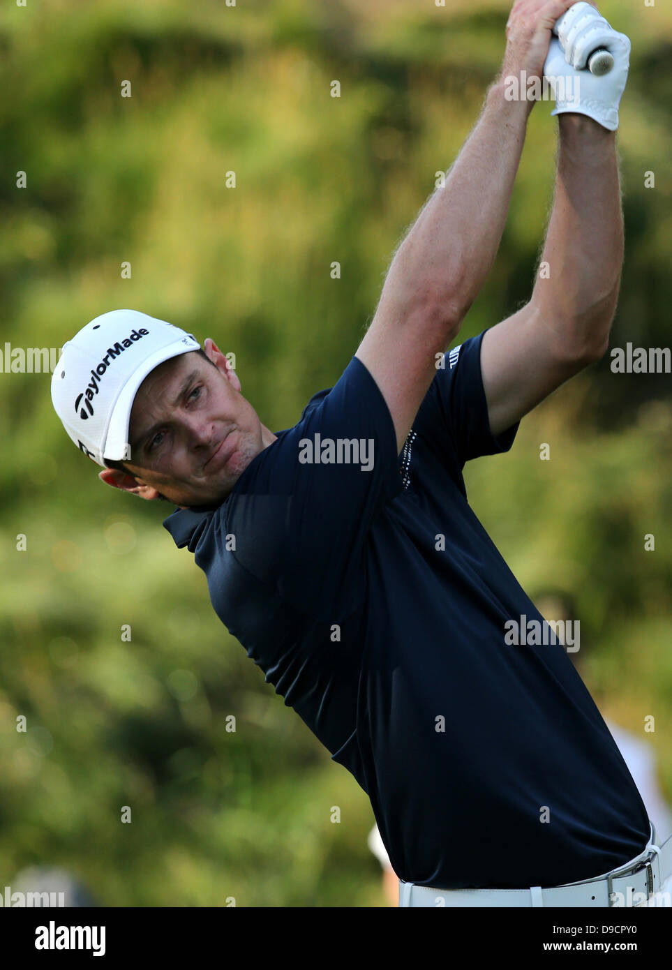 Merion, USA. 16 Juin, 2013. Justin Rose (FRA), 16 juin 2013 - Golf : Justin Rose d'Angleterre en action sur le 18e trou lors de la ronde de fnal le U.S. Open Championship au Merion Golf Club, de l'est cours dans le canton de Haverford, comté de Delaware, Pennsylvanie. (Photo de Koji Aoki/AFLO SPORT/Alamy Live News) Banque D'Images