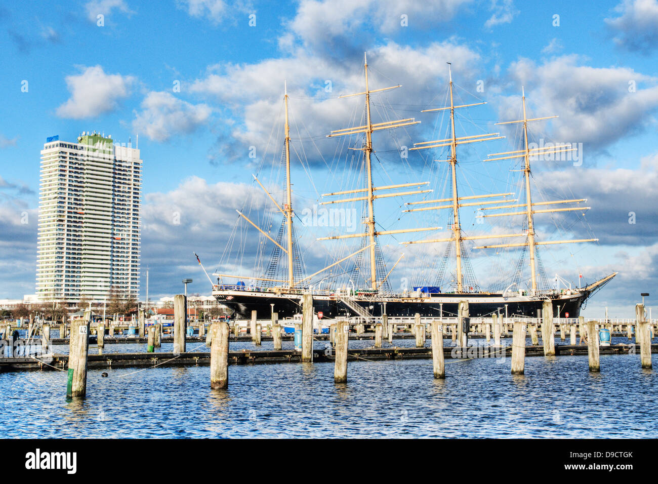 Vent du commerce maritime et de terminal de croisières de Travemuende Banque D'Images