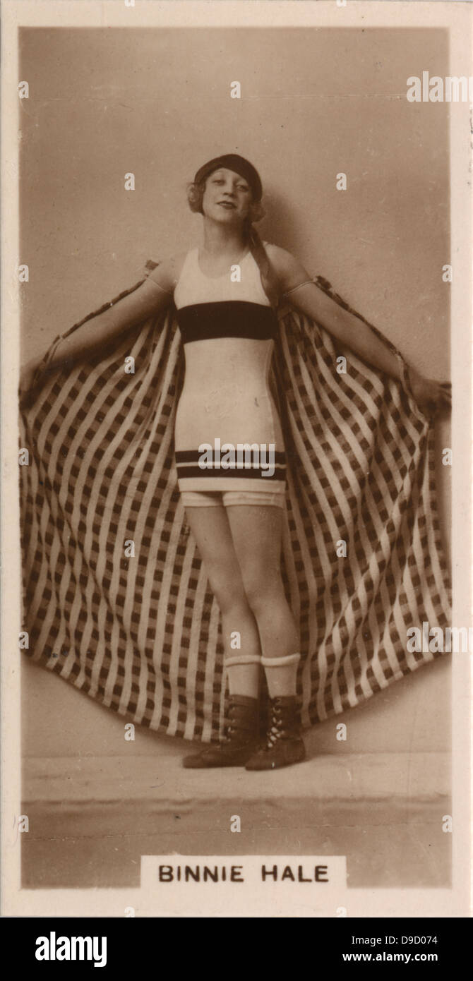Binnie Hale (1899-1984), nom de scène de Béatrice Marie Hale-Monro, la comédienne et musicienne, ici dans le costume de bain en scène No, No, Nanette qui a ouvert ses portes au Palace Theatre, Londres, 1925. Photographie. Banque D'Images