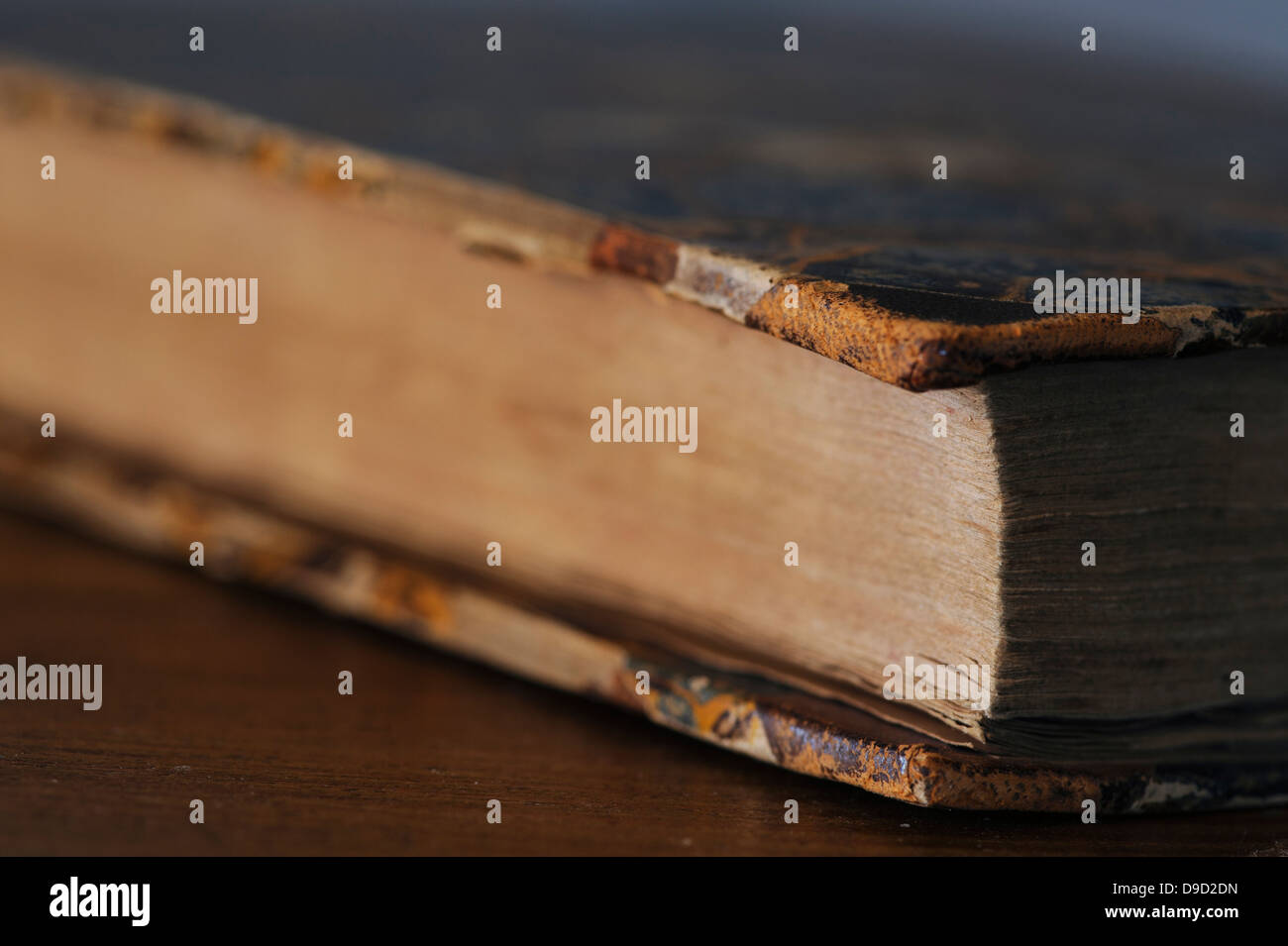 Vieux livre relié Banque D'Images