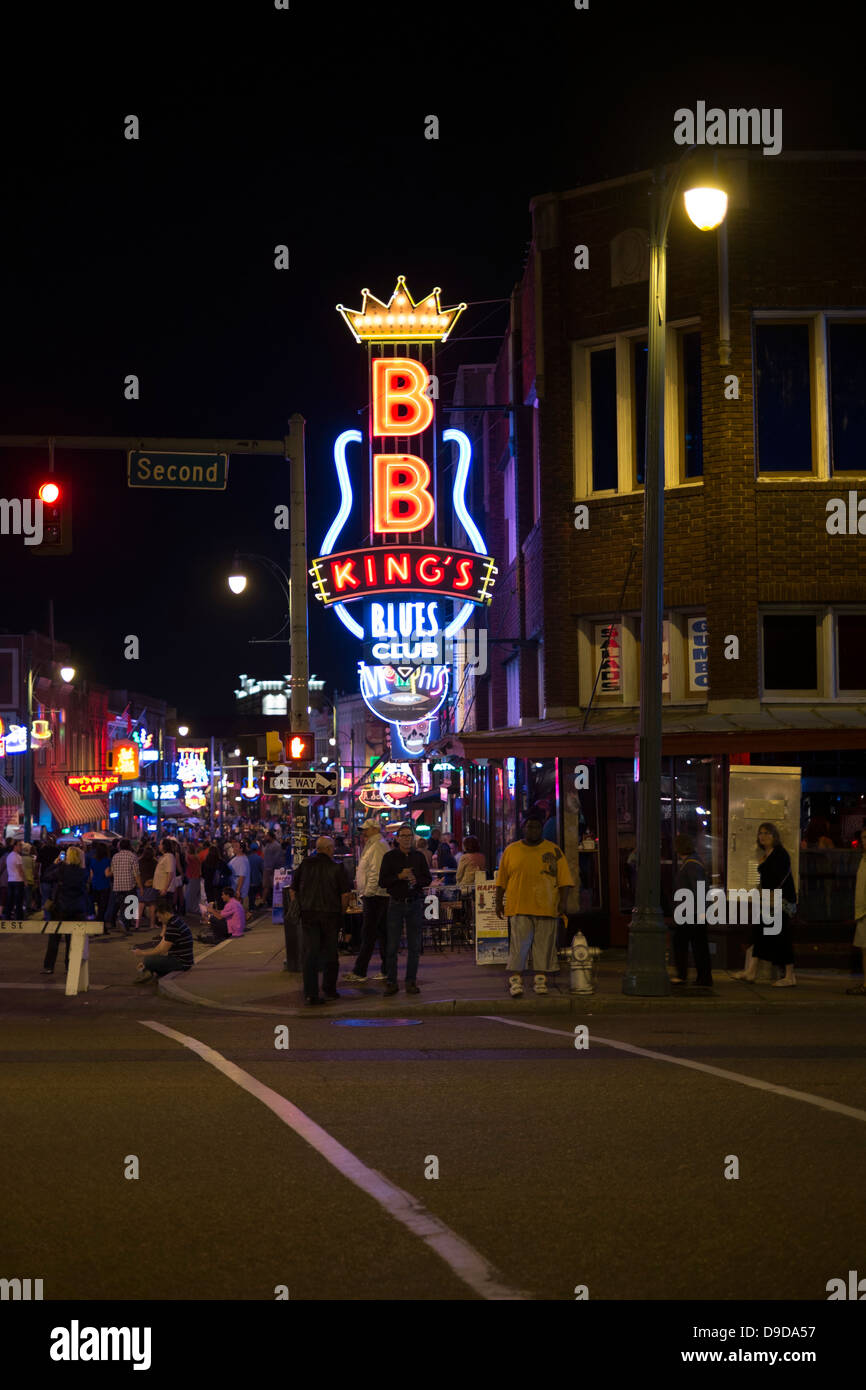 Beale Street la nuit, Memphis, Tennessee. Banque D'Images