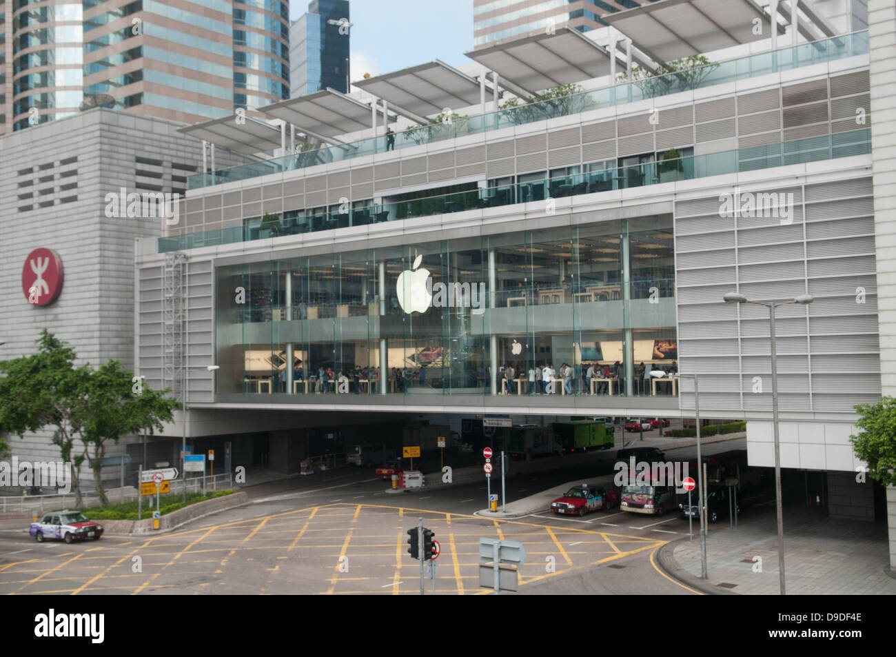 Hong Kong IFC (International Financial Centre) Apple store ...