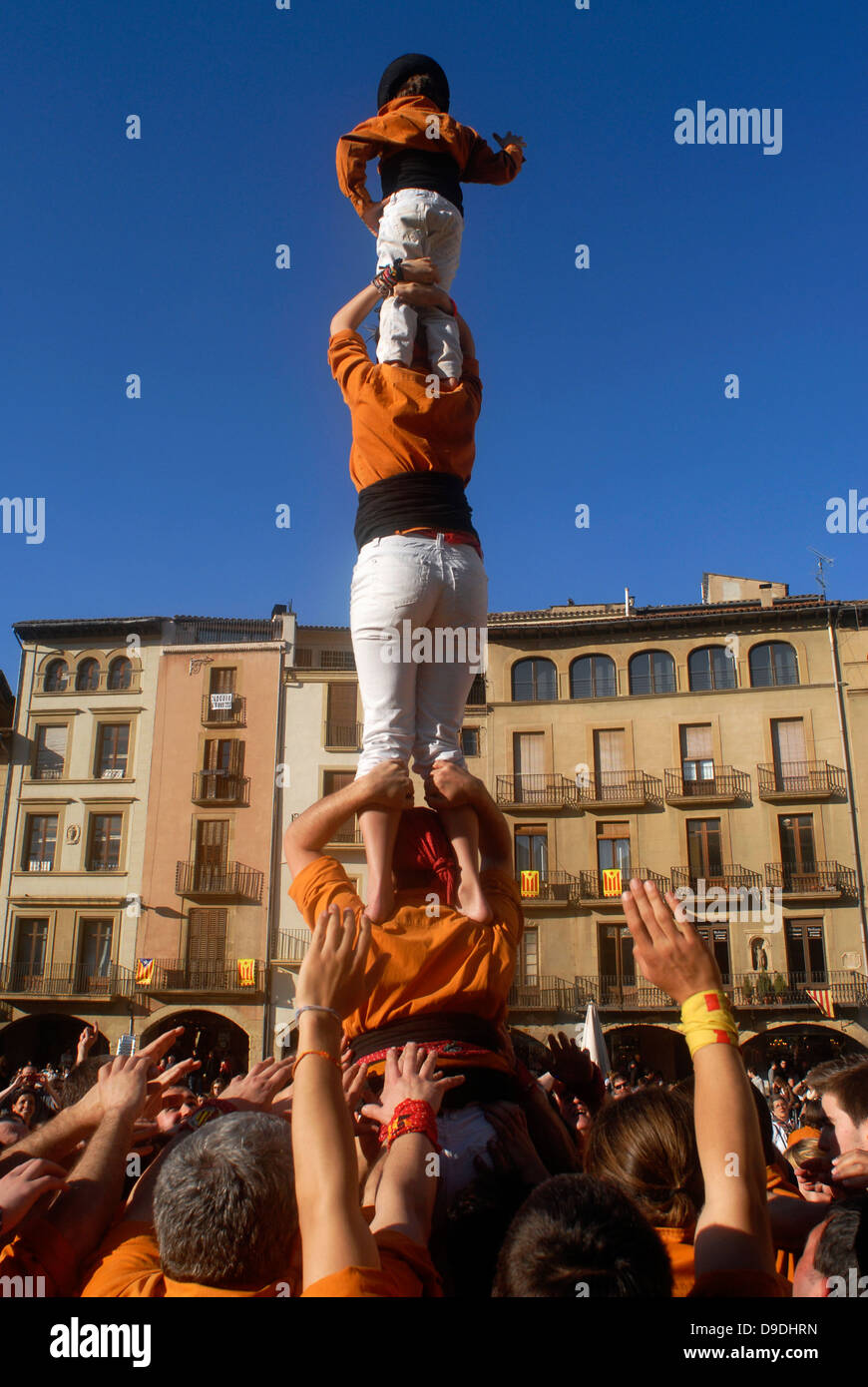 Les mains, les gens, tour, château, castellers, tradition, Mercadal, Maire, Carré, Vic, Osona, Barcelone, Catalogne, Espagne, Banque D'Images