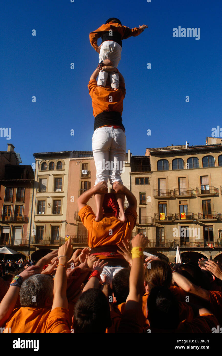 Les droits de l'enfant, Personnes, tour, château, castellers, tradition, Mercadal, Maire, Carré, Vic, Osona, Barcelone, Catalogne, Espagne, Banque D'Images