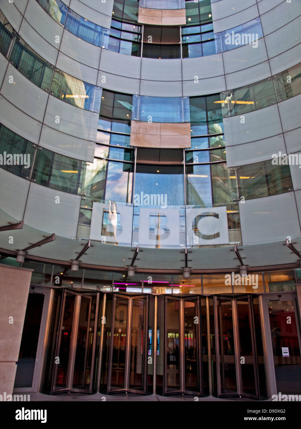 Façade de la nouvelle aile de l'Est BBC Broadcasting House, le Langham Place, City of Westminster, London, England, United Kingdom Banque D'Images