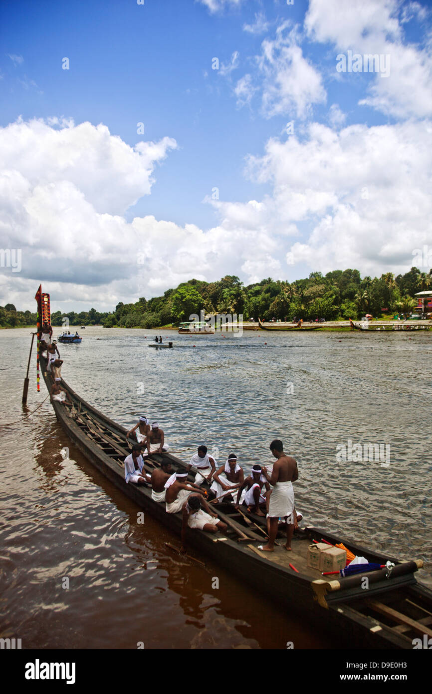 Snake boat race sur Pampa fleuve à Onam Festival, Aranmula, Kerala, Inde Banque D'Images