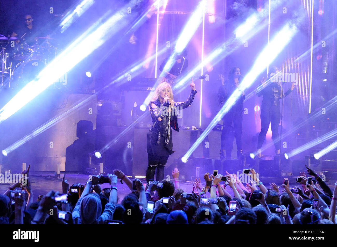 Toronto, Canada. Le 16 juin 2013. La remise des Prix 2013 MuchMusic Video Show à Toronto. En photo, Demi Lovato sur scène. Credit : EXImages/Alamy Live News Banque D'Images