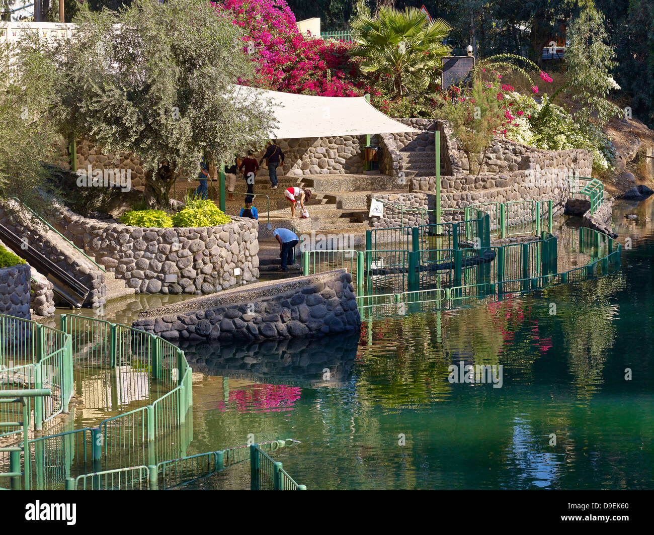 Site baptismal, commercial Yardenit au fleuve du Jourdain près de la mer d'​Galilee, Israël Banque D'Images