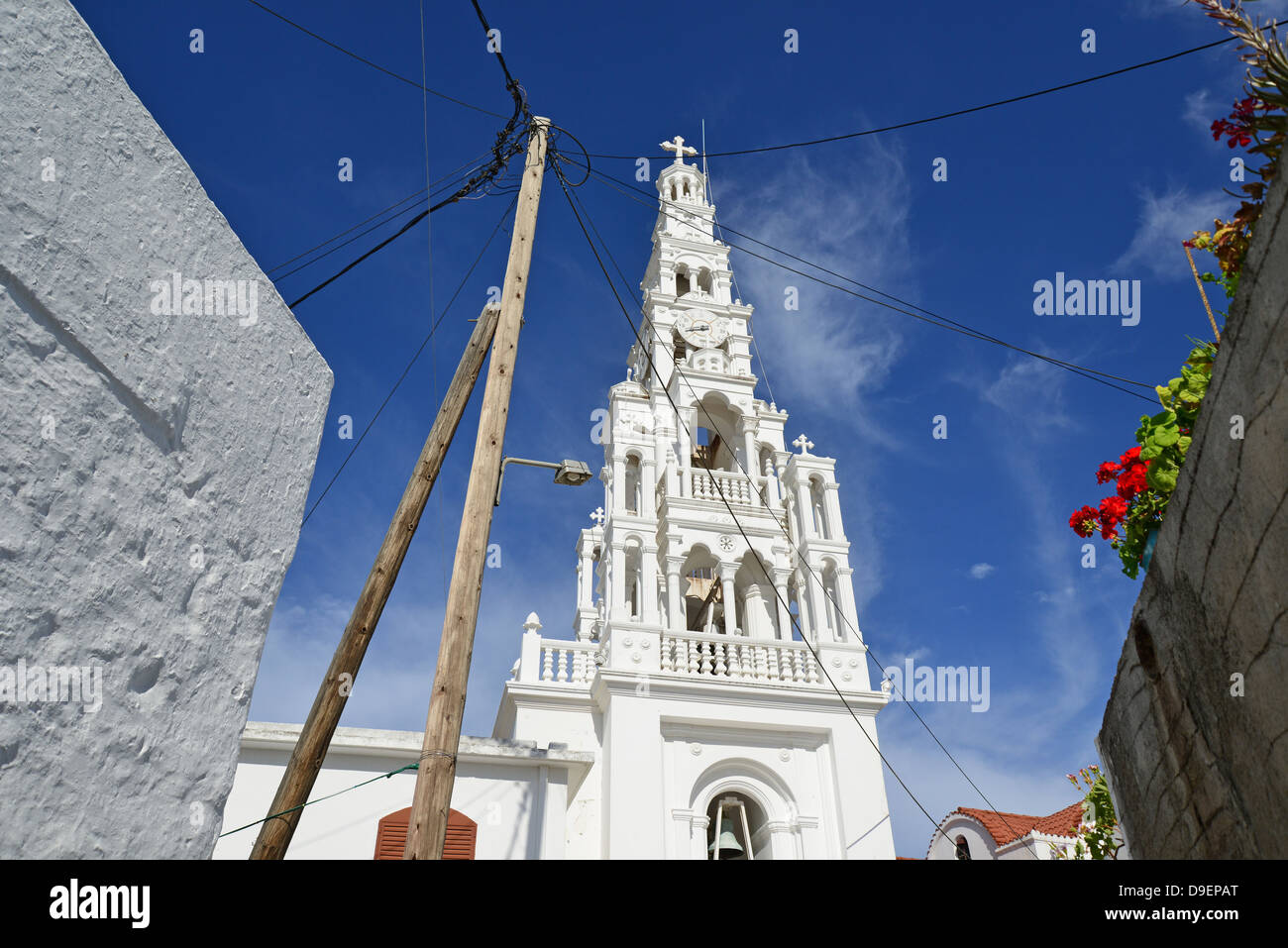 Le clocher de l'Église orthodoxe de l'Archange Michel, Archangelos, Rhodes (Rodos), du Dodécanèse, Grèce, région sud de la Mer Egée Banque D'Images