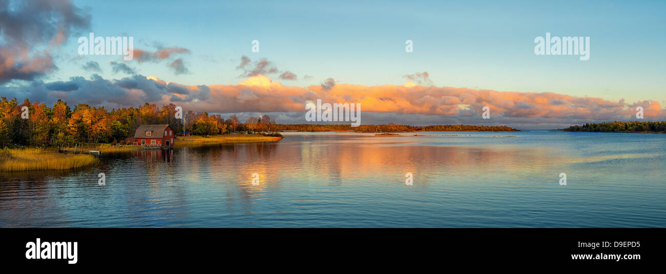 Au coucher du soleil d'automne côte Balticsea Banque D'Images