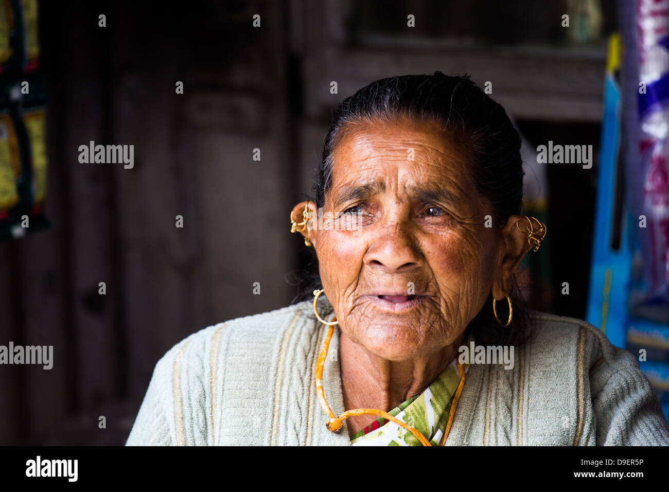 Femme locale, Landour, Mussoorie, Inde Banque D'Images