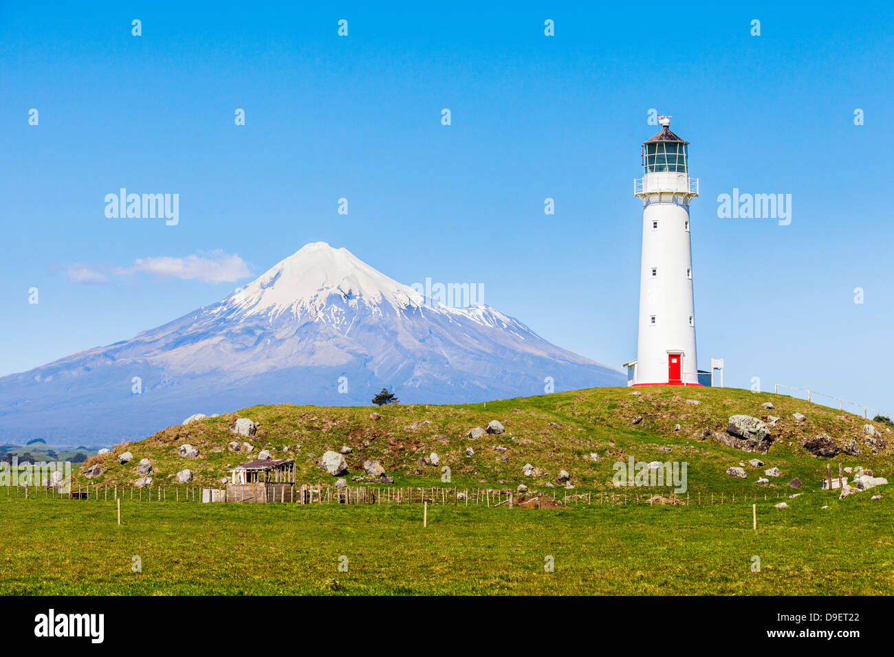 Le phare de Cape Egmont Taranaki et/Mount Egmont, dans la région de Taranaki en Nouvelle-Zélande Banque D'Images