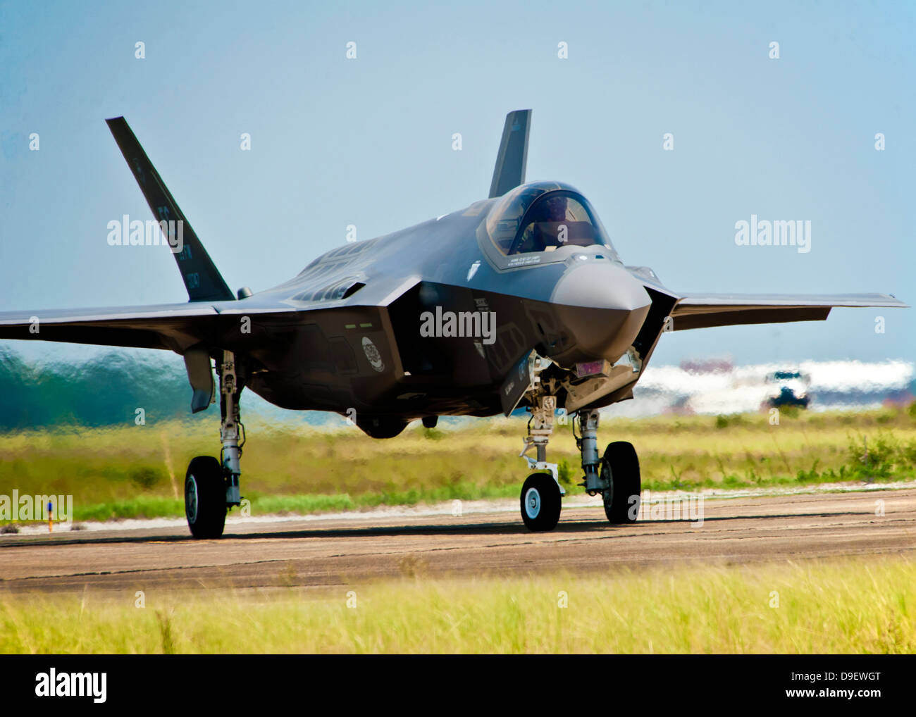 Un F-35 Lightning II le roulage sur la base aérienne d'Eglin, en Floride. Banque D'Images