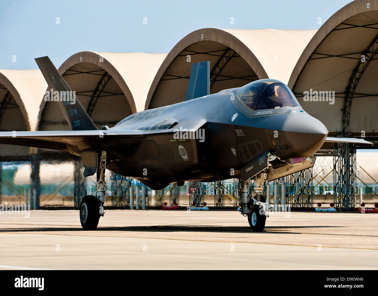 Un F-35 Lightning II le roulage sur la base aérienne d'Eglin, en Floride. Banque D'Images