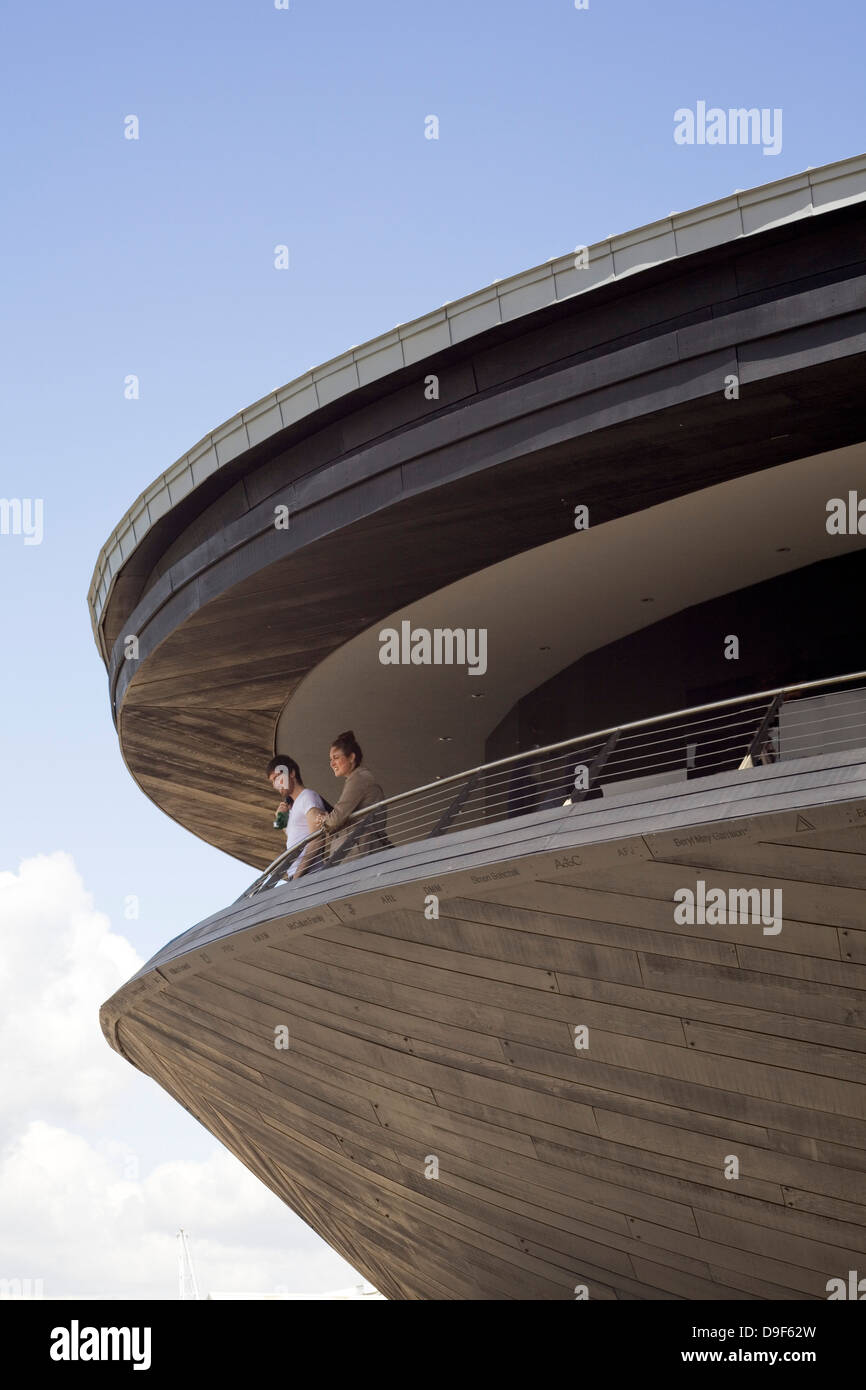 La Mary Rose Museum, Portsmouth, Royaume-Uni. Architecte : Wilkinson Eyre Architects , 2013. Vue détaillée de balcon. Banque D'Images