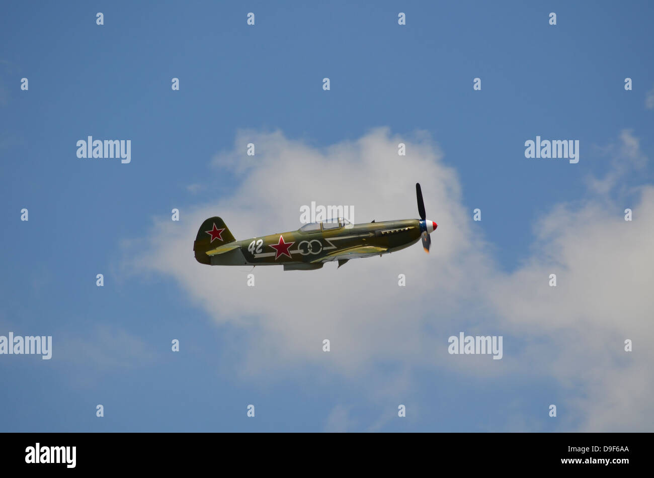 Un vintage warbird en vol près de Lakeland, en Floride. Banque D'Images