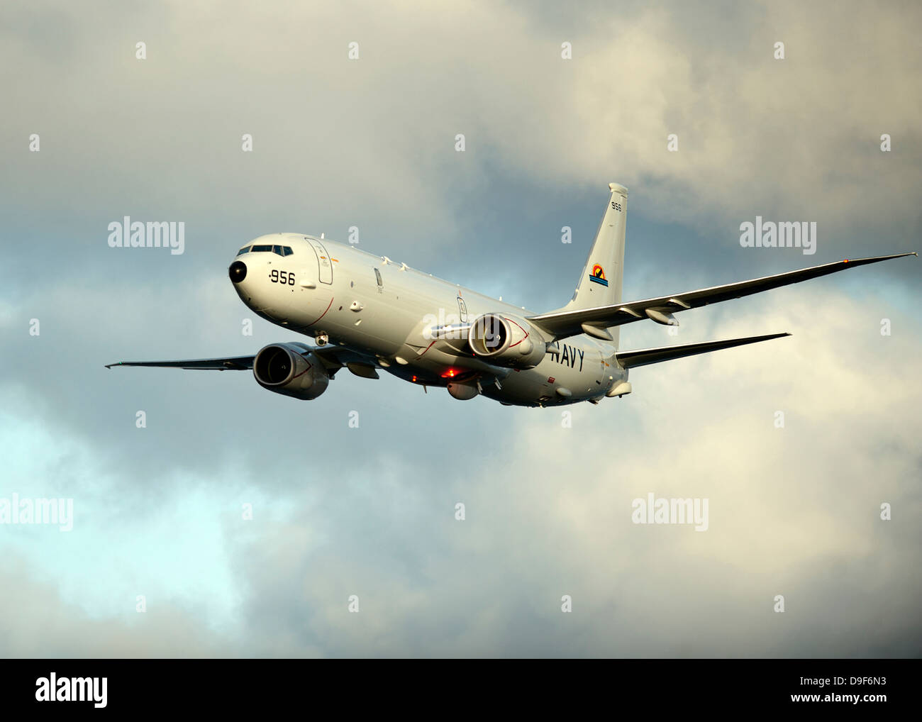 Un P-8A Poseidon en vol. Banque D'Images