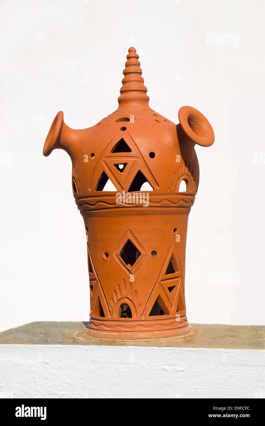 Détail d'une cheminée traditionnelle grecque sur l'île de Sifnos, Grèce Banque D'Images