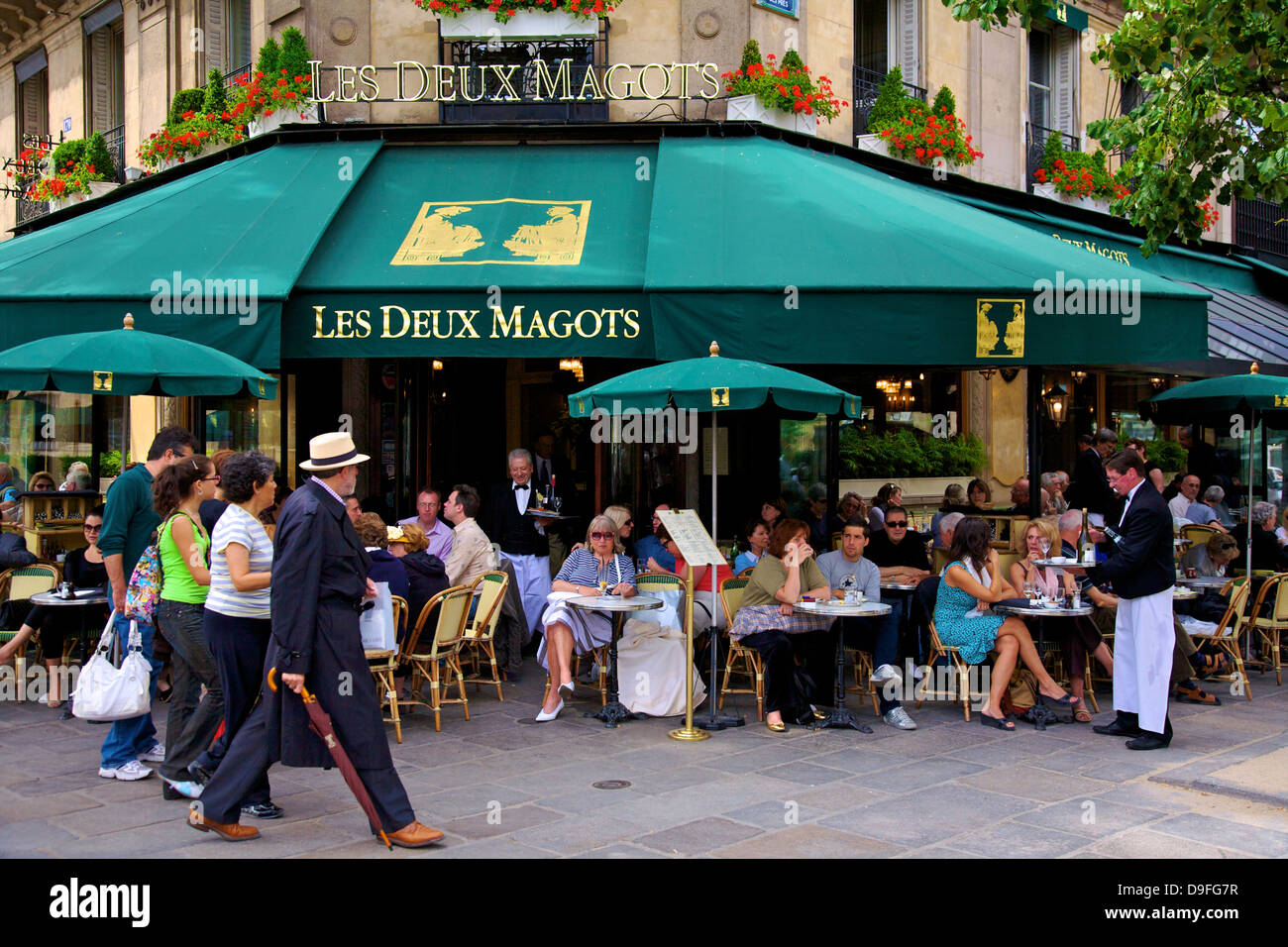 Les Deux Magots Restaurant, Paris, France Banque D'Images