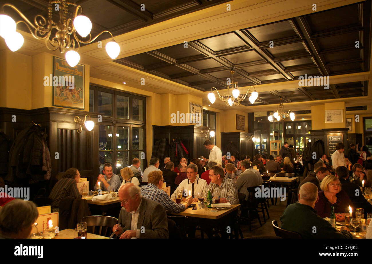Restaurant traditionnel allemand, Berlin, Allemagne Photo Stock Alamy