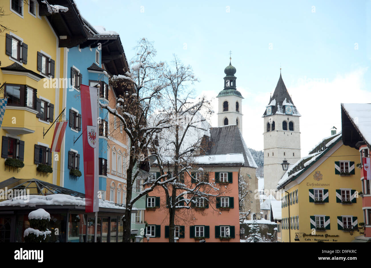 La principale rue commerçante de la station de ski de Kitzbuhel, Autriche Banque D'Images