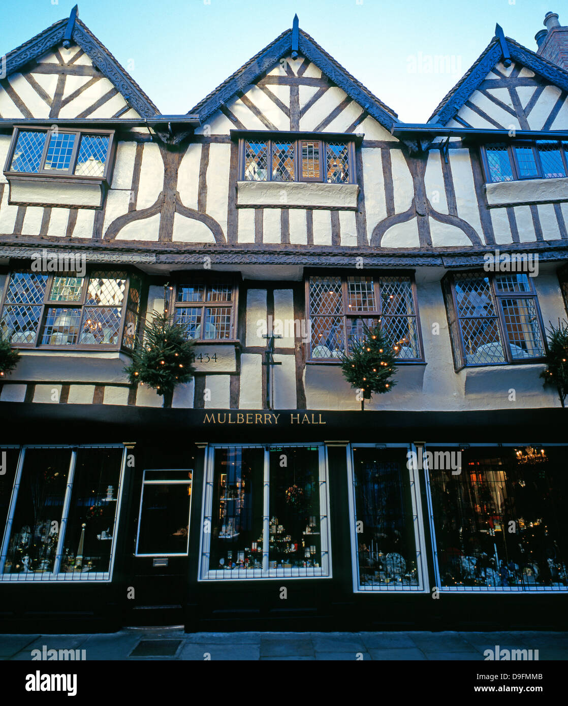Cadre en bois, ancienne salle des mûriers, la porcelaine fine et coffee shop, York, Angleterre, Royaume-Uni. Image prise en 1999. Ce magasin fermé en 2016. Banque D'Images