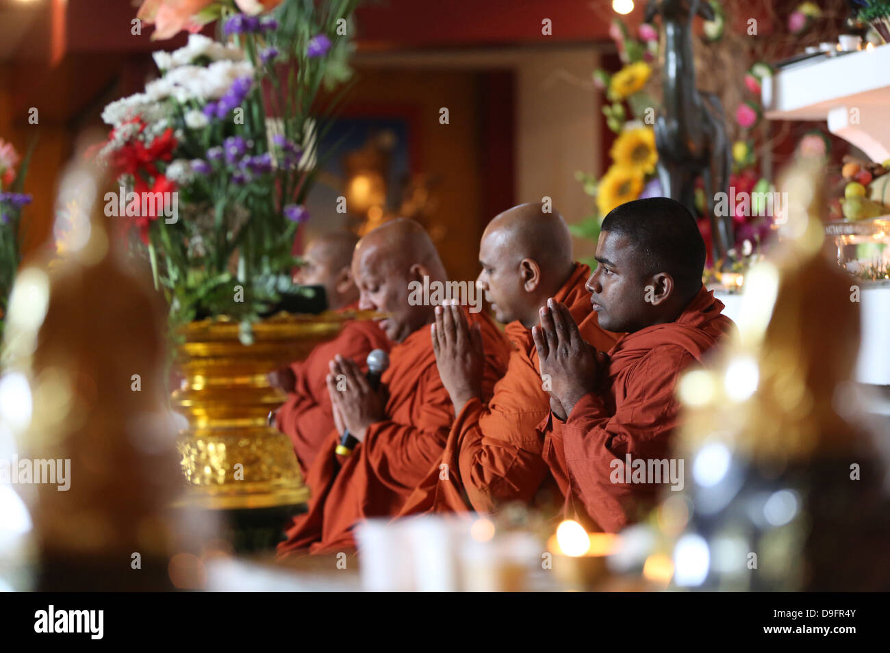 Les moines bouddhistes, Paris, France Banque D'Images