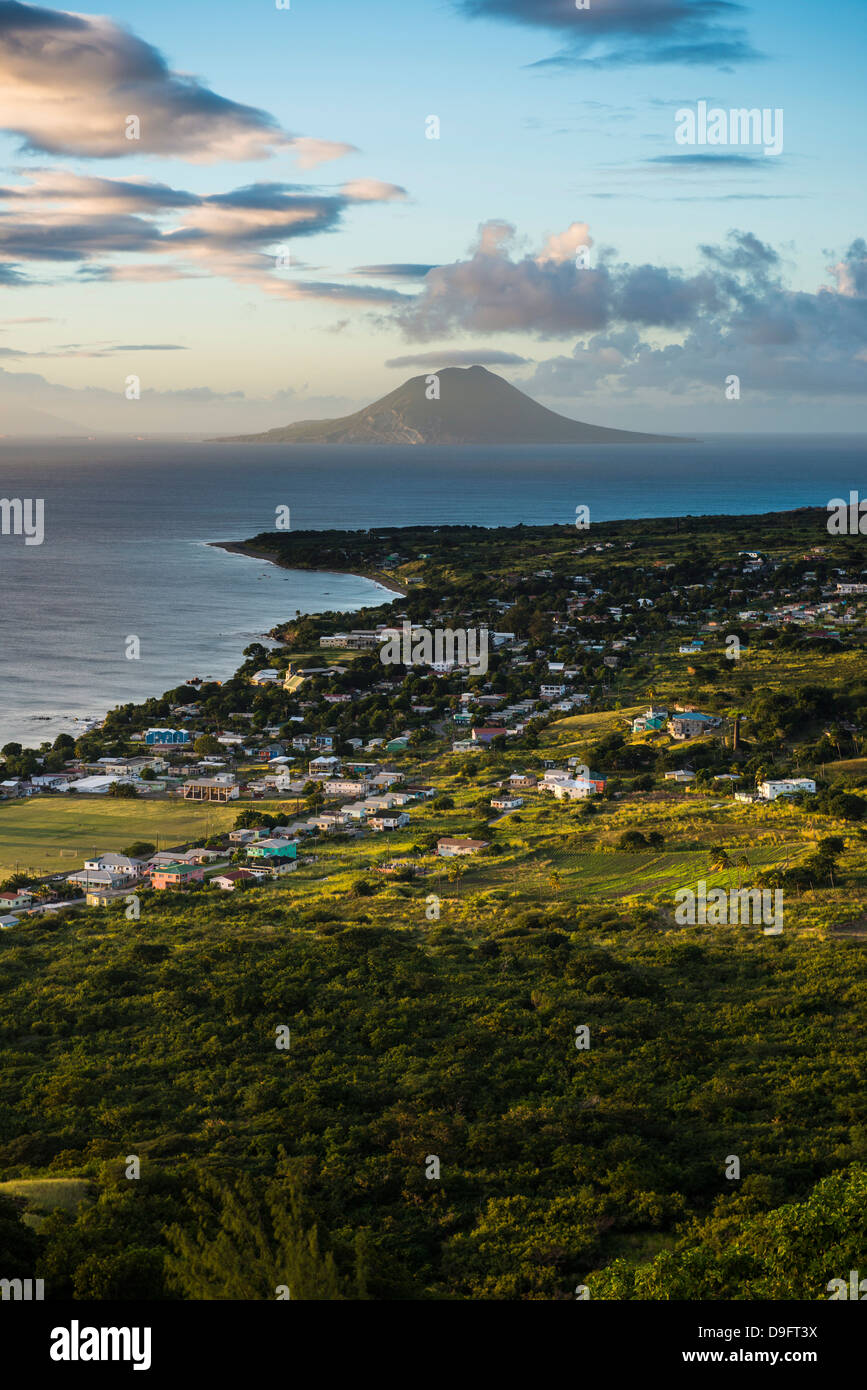 Voir à Saint-eustache à partir de la forteresse de Brimstone Hill, Saint Kitts, Saint Kitts et Nevis, Iles sous le vent, Antilles, Caraïbes Banque D'Images
