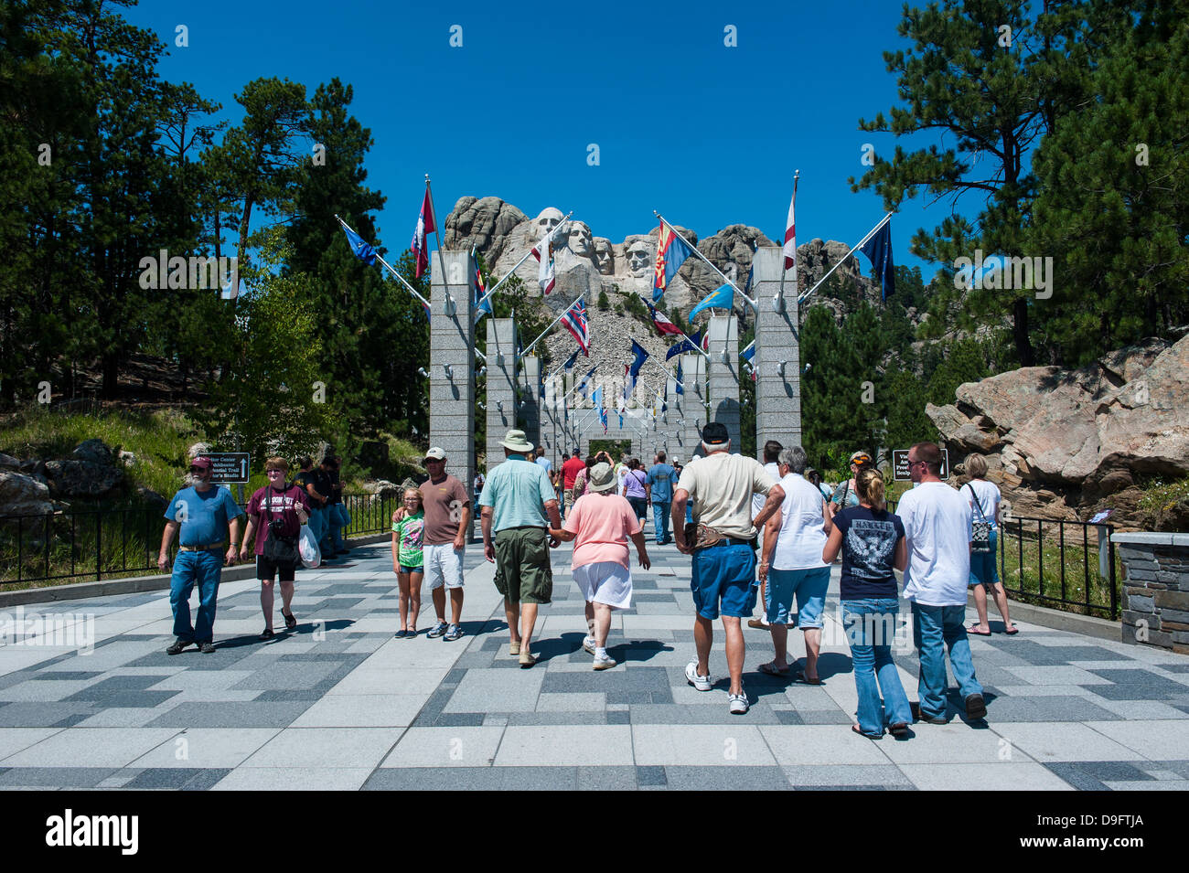 Les touristes sur leur chemin vers le Mont Rushmore, South Dakota, USA Banque D'Images