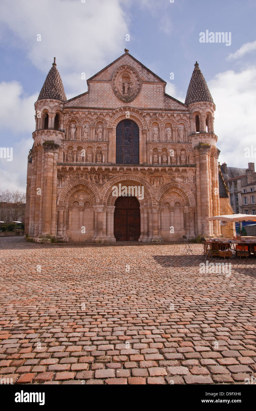 Eglise Notre-Dame la Grande dans le centre de Poitiers, Vienne, Poitou-Charentes, France Banque D'Images