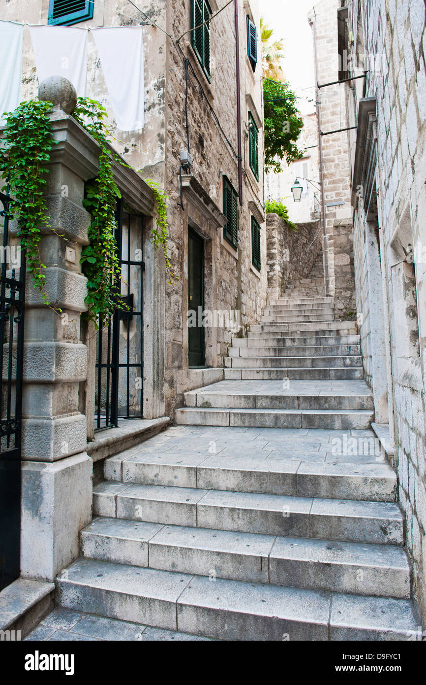 La vieille ville de Dubrovnik, l'une des étroites ruelles, Dubrovnik, Croatie Banque D'Images