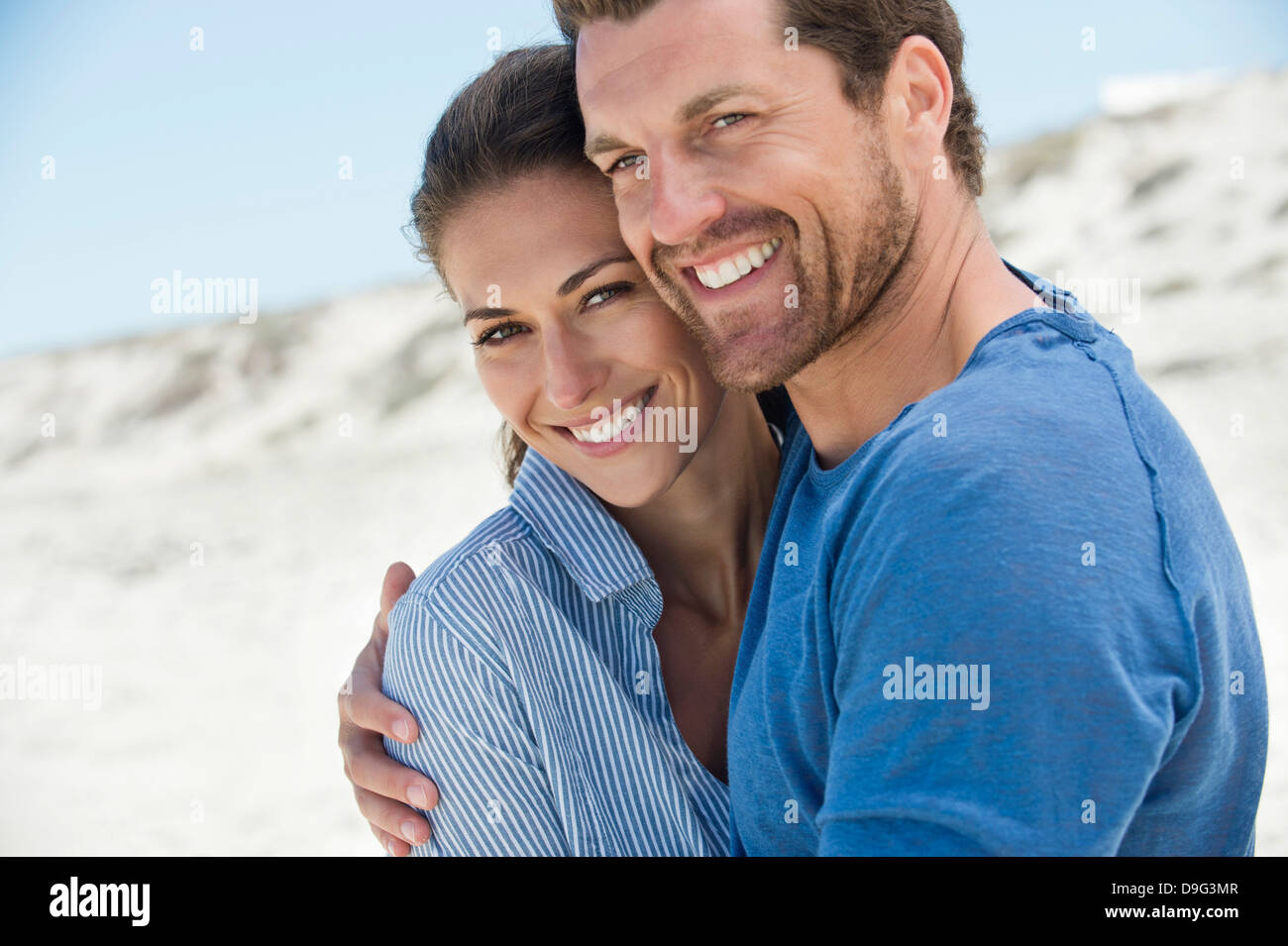 Close-up of a happy couple sur la plage Banque D'Images