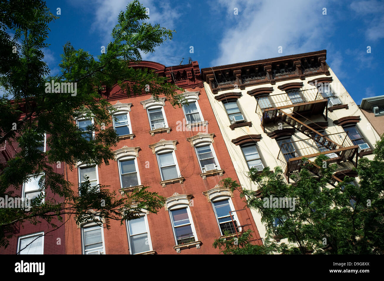 La Bleecker Street, Greenwich Village, New York City. Façade, bâtiment, escaliers, escalier de service, Banque D'Images