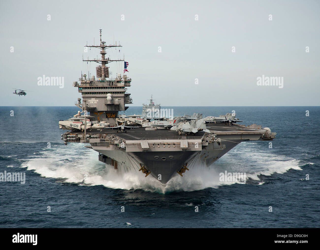 L'océan Atlantique, le 21 mars 2012 - Le porte-avions USS Enterprise (CVN 65) les transits de l'océan Atlantique. Banque D'Images