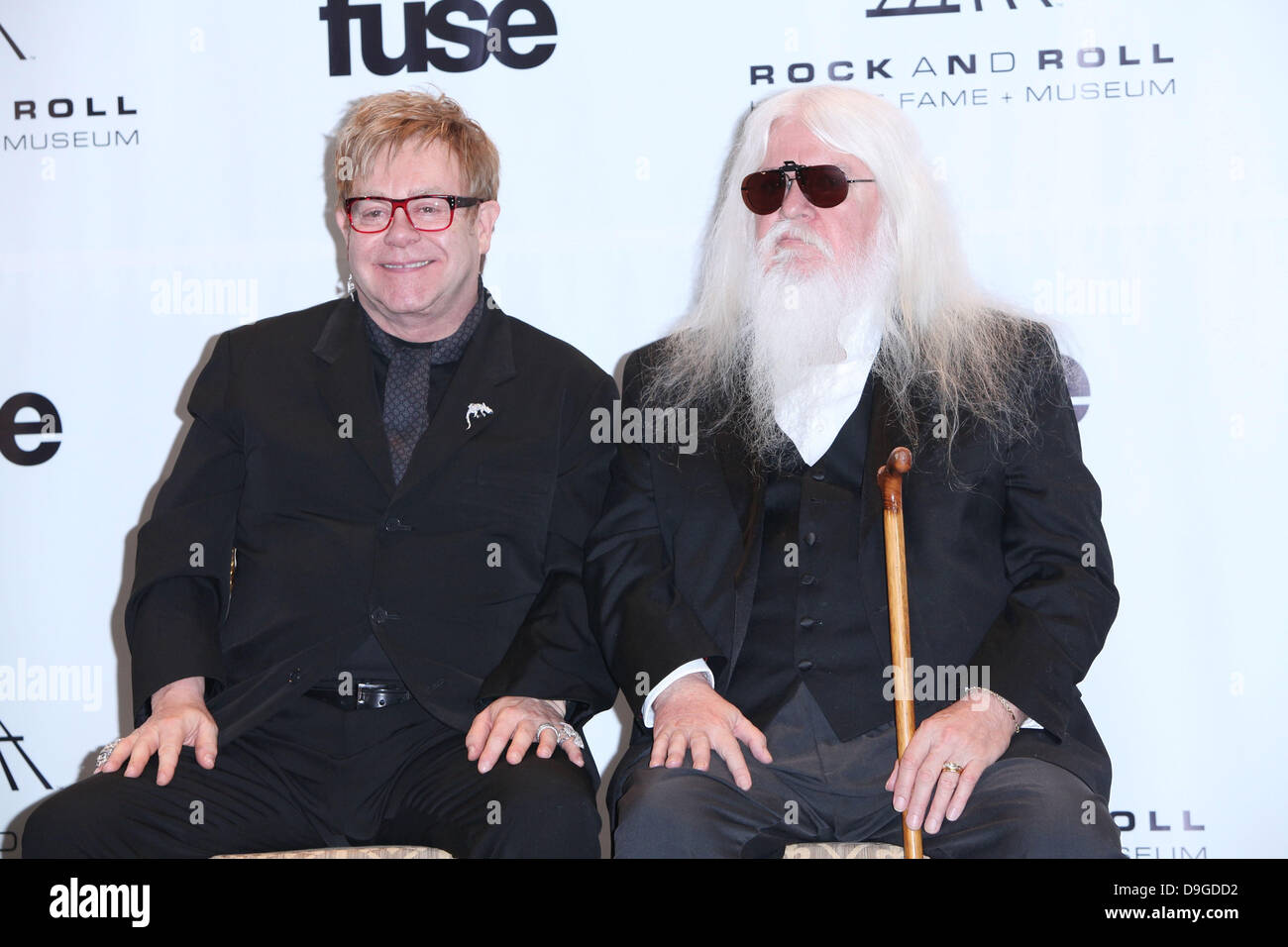 Elton John et Leon Russell, membre du 26e Rock and Roll Hall of Fame de la cérémonie à l'hôtel Waldorf Astoria - Salle de New York City, USA - 14.03.11 Banque D'Images