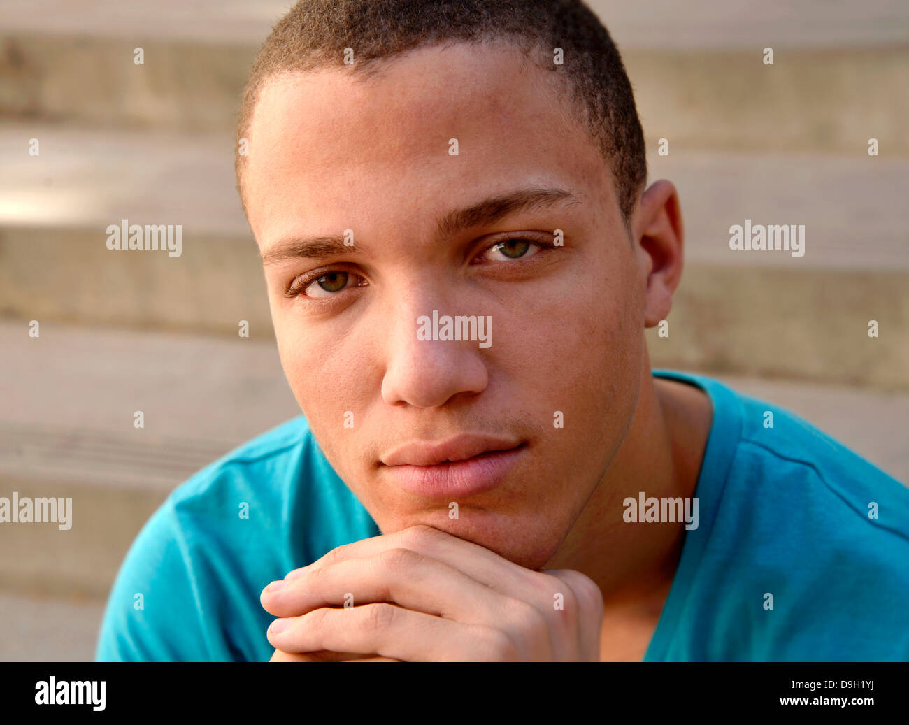 Portrait d'un jeune homme. Banque D'Images