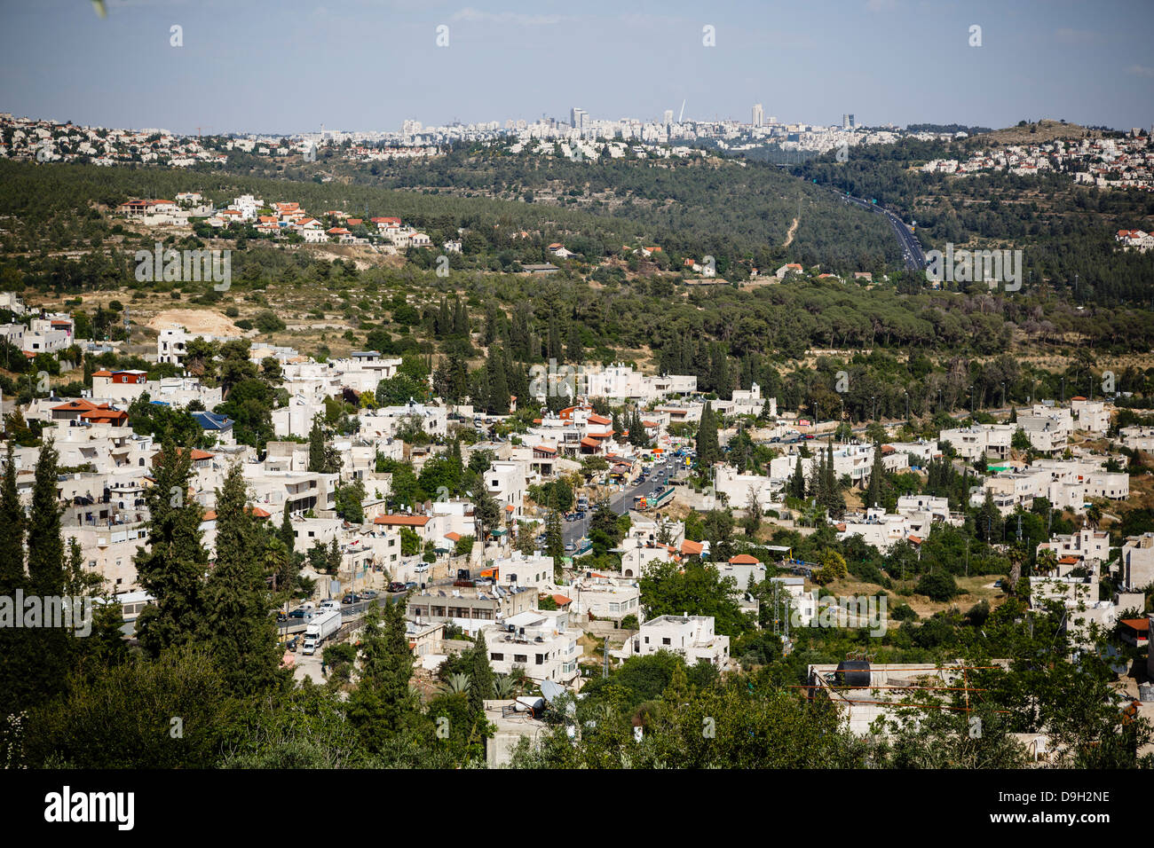 Vue sur le village d'Abu Gosh en dehors de Jérusalem, Israël. Banque D'Images