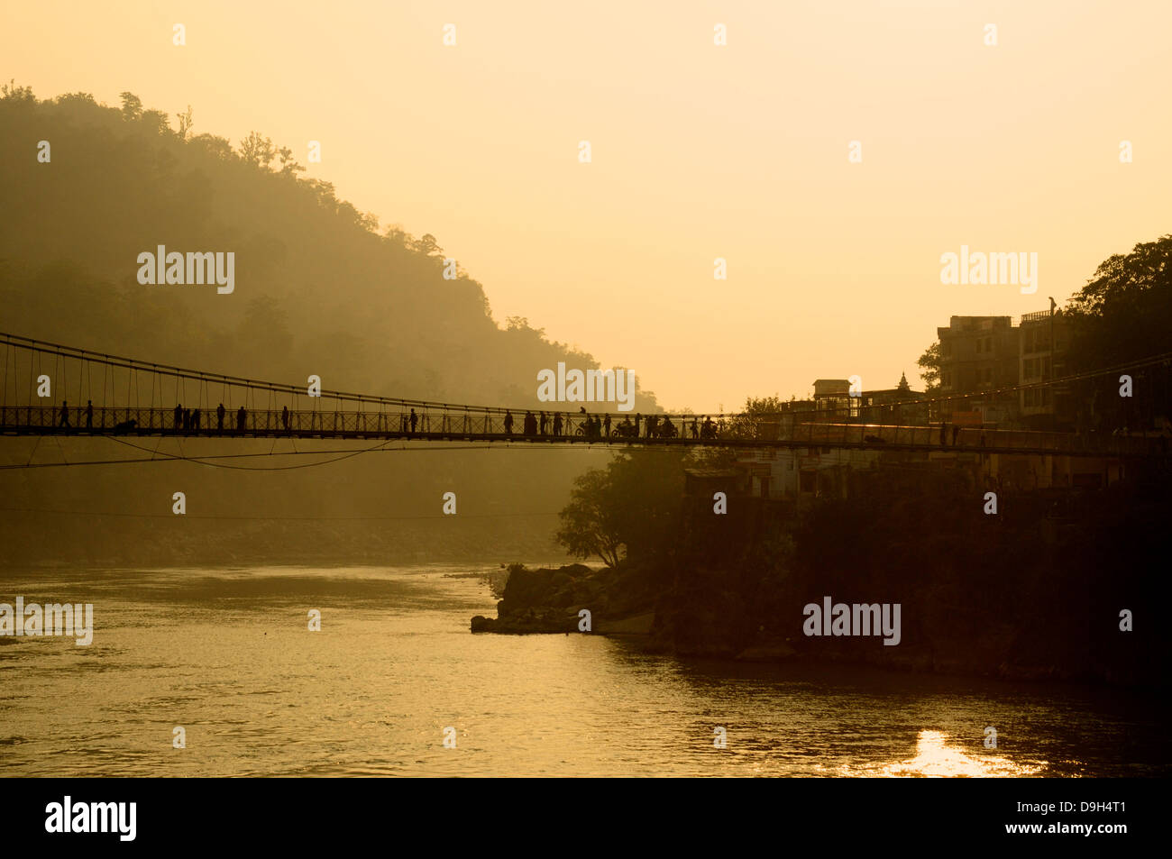 Le pont suspendu de Lakshman Jhula à Rishikesh, Inde. Banque D'Images
