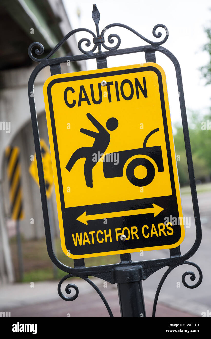 Attention, regarder pour les voitures ,signe de la circulation, USA Banque D'Images
