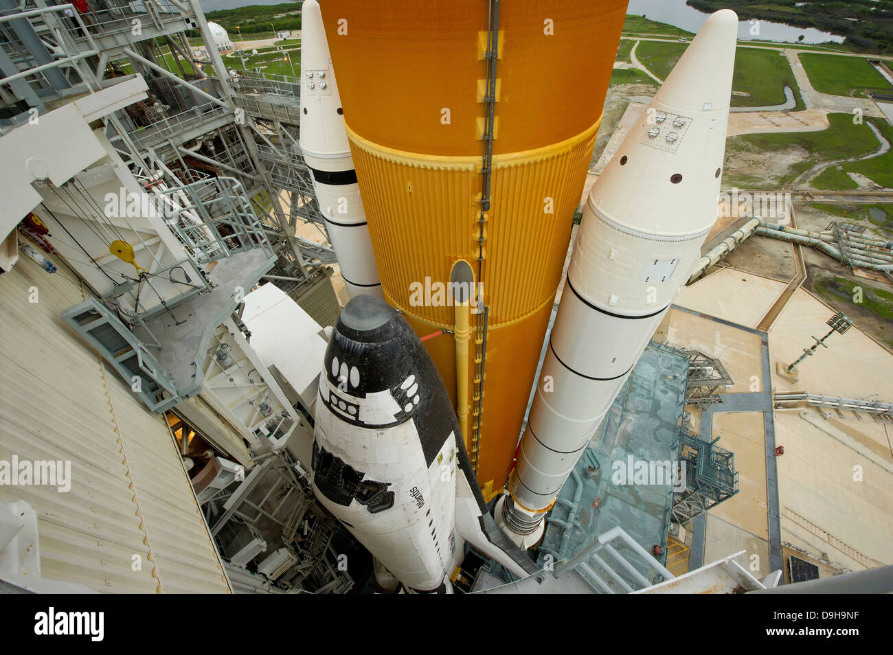 La navette spatiale Atlantis sur l'aire de lancement au Centre spatial Kennedy, Floride Banque D'Images