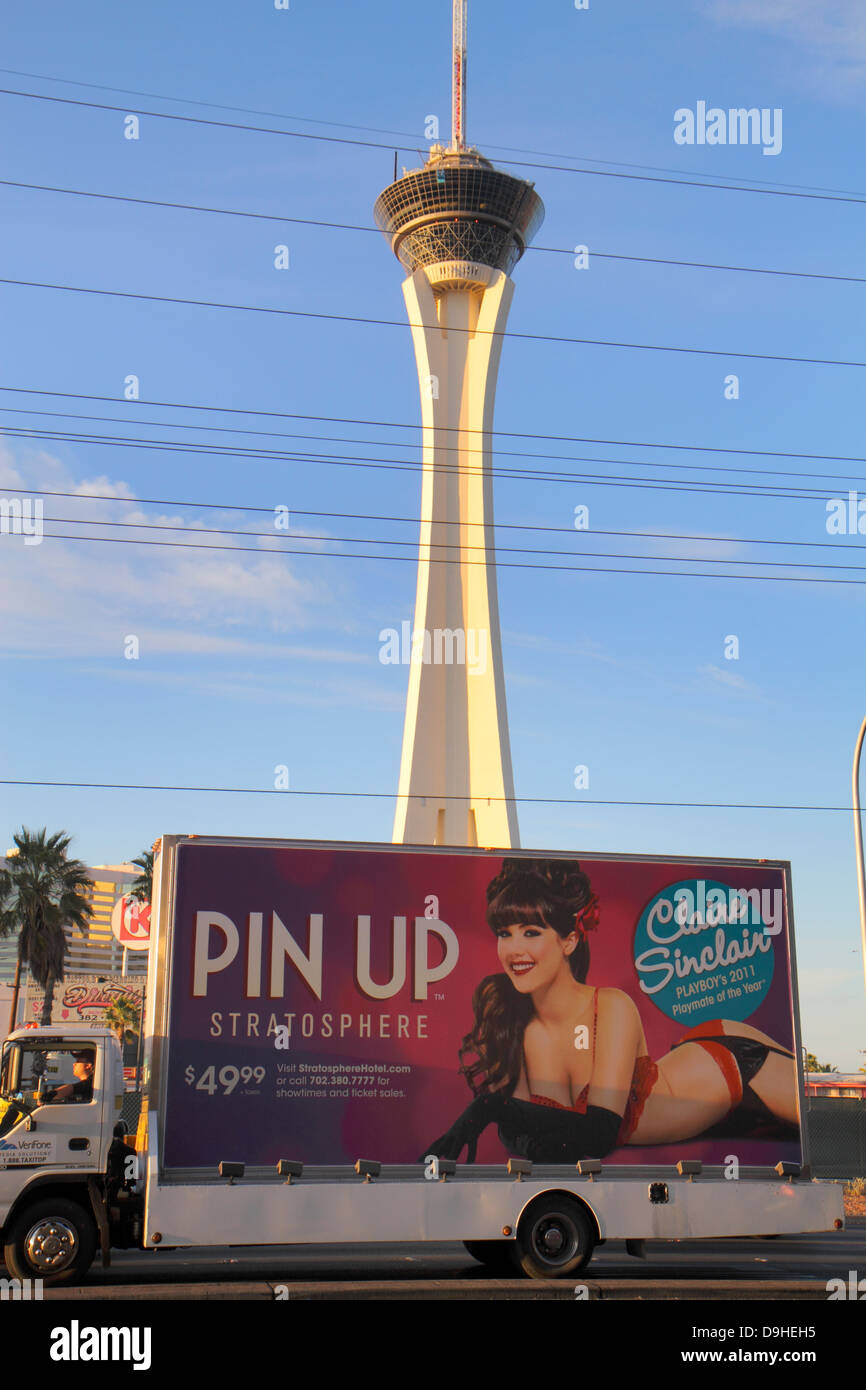 Las Vegas Nevada,West Sahara Avenue,panneau,publicité,publicité publicitaire,mobile,publicité publicitaire,publicité publicitaire,Stratosphere Casin Banque D'Images