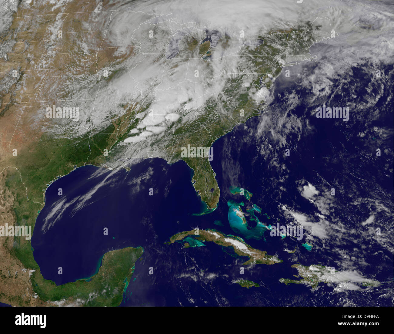 Image satellite montrant les orages et tornades dans l'Est des États-Unis. Banque D'Images Image satellite montrant les orages et tornades dans l'Est des États-Unis. Banque D'Images