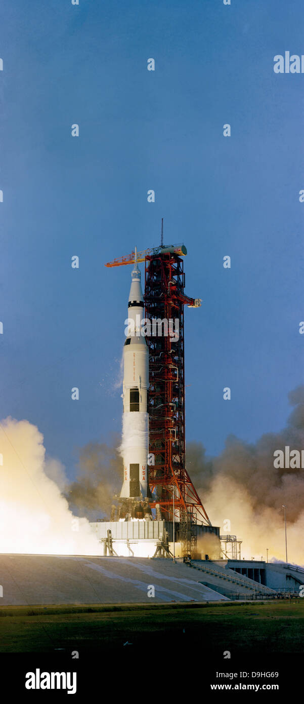 Le véhicule spatial Apollo 13 est lancé du Centre spatial Kennedy. Banque D'Images